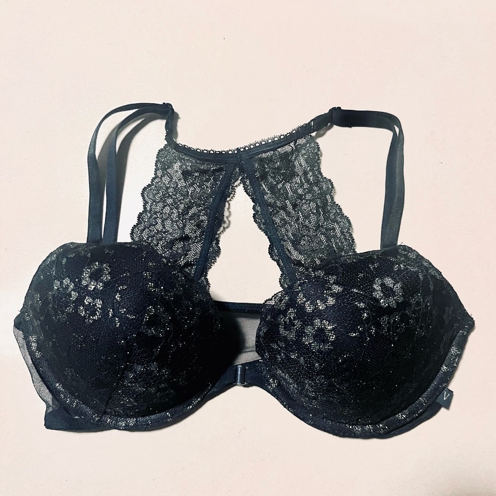 NWOT Victoria’s Secret Lace Front-Clasp Halter Bra